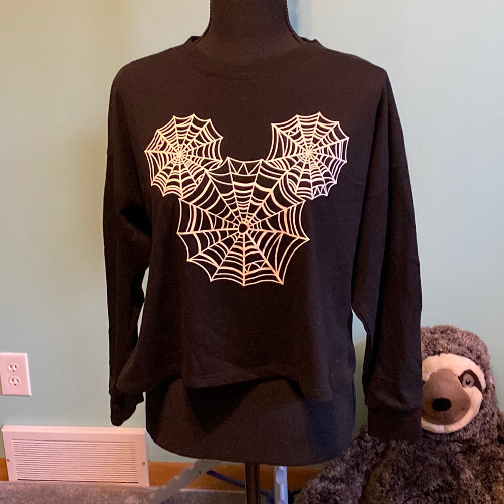 EUC Disney Juniors Small Glow in the Dark Mickey Mouse shirt